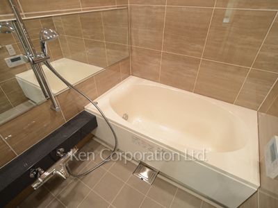 Bath ※Photo of the same layout on 36 floor. Decoration and fixture may differ.