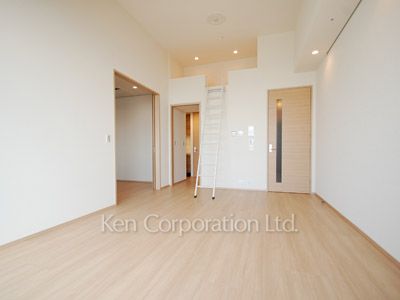 Living-Dining ※Photo of the same layout on 39 floor. Decoration and fixture may differ.