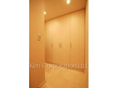 Entrance ※Photo of the same layout on 15 floor. Decoration and fixture may differ.