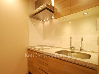 Kitchen ※Photo of the same layout on 15 floor. Decoration and fixture may differ.
