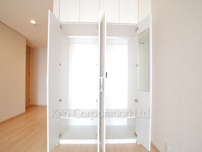 Closet ※Photo of the same layout on 15 floor. Decoration and fixture may differ.