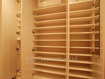 Shoes Closet ※Photo of the same layout on 15 floor. Decoration and fixture may differ.