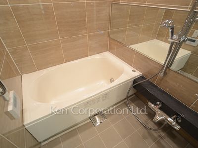 Bath ※Photo of the same layout on 36 floor. Decoration and fixture may differ.