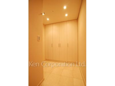 Entrance ※Photo of the same layout on 19 floor. Decoration and fixture may differ.