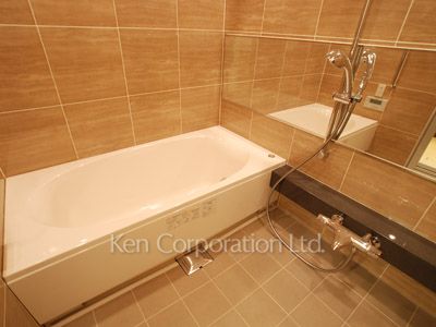Bath ※Photo of the same layout on 19 floor. Decoration and fixture may differ.
