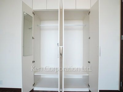 Closet ※Photo of the same layout on 24 floor. Decoration and fixture may differ.