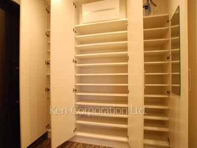 Closet ※Photo of the same layout on 24 floor. Decoration and fixture may differ.