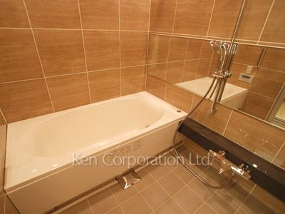 Bath ※Photo of the same layout on 24 floor. Decoration and fixture may differ.