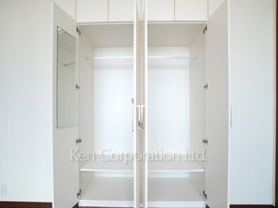 Closet ※Photo of the same layout on 28 floor. Decoration and fixture may differ.