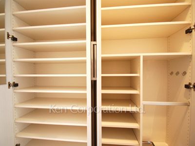 Shoes Closet ※Photo of the same layout on 39 floor. Decoration and fixture may differ.