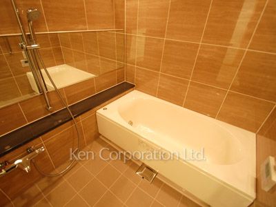 Bath ※Photo of the same layout on 39 floor. Decoration and fixture may differ.