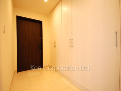 Entrance ※Photo of the same layout on 39 floor. Decoration and fixture may differ.