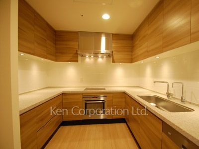 Kitchen ※Photo of the same layout on 39 floor. Decoration and fixture may differ.