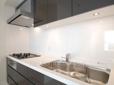 Kitchen ※Photo of the same layout on 19 floor. Decoration and fixture may differ.