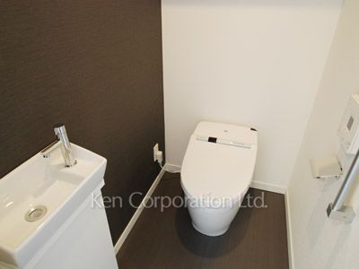 Lavatory ※Photo of the same layout on 19 floor. Decoration and fixture may differ.