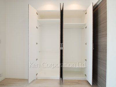 Closet ※Photo of the same layout on 19 floor. Decoration and fixture may differ.