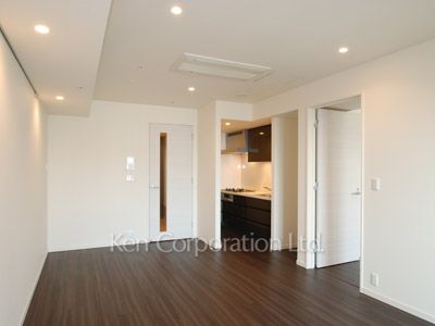 Living-Dining ※Photo of the same layout on 18 floor. Decoration and fixture may differ.