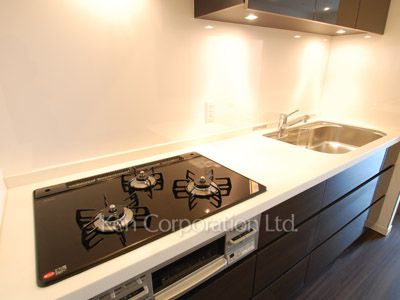 Kitchen ※Photo of the same layout on 18 floor. Decoration and fixture may differ.