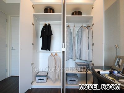 Closet ※Photo of the same layout on 18 floor. Decoration and fixture may differ.