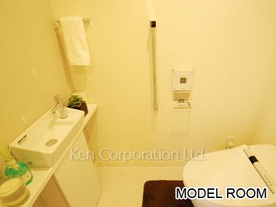 Lavatory ※Photo of the same layout on 18 floor. Decoration and fixture may differ.
