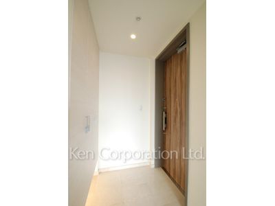 Entrance ※Photo of the same layout on 20 floor. Decoration and fixture may differ.