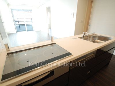 Kitchen ※Photo of the same layout on 20 floor. Decoration and fixture may differ.
