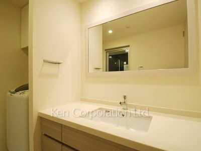 Powder Room ※Photo of the same layout on 20 floor. Decoration and fixture may differ.