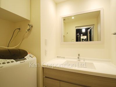 Powder Room ※Photo of the same layout on 20 floor. Decoration and fixture may differ.