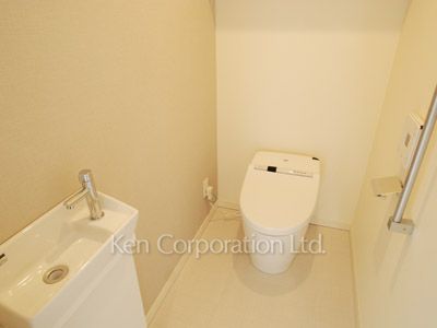 Lavatory ※Photo of the same layout on 20 floor. Decoration and fixture may differ.