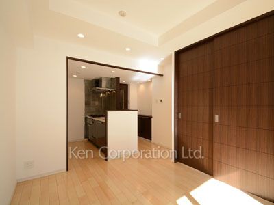 Living-Dining ※Photo of the same layout on 4 floor. Decoration and fixture may differ.