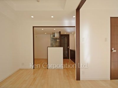 Living-Dining ※Photo of the same layout on 4 floor. Decoration and fixture may differ.
