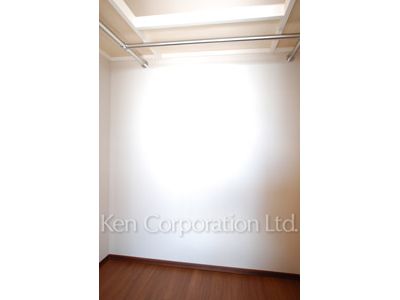 Closet ※Photo of the same layout on 15 floor. Decoration and fixture may differ.