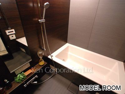 Bath ※Photo of the same layout on 15 floor. Decoration and fixture may differ.