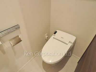 Lavatory ※Photo of the same layout on 2 floor. Decoration and fixture may differ.