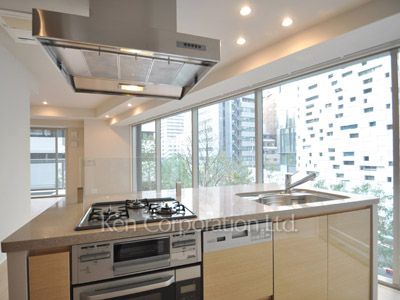 Kitchen ※Photo of the same layout on 2 floor. Decoration and fixture may differ.
