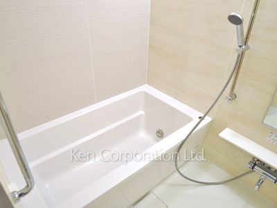 Bath ※Photo of the same layout on 18 floor. Decoration and fixture may differ.