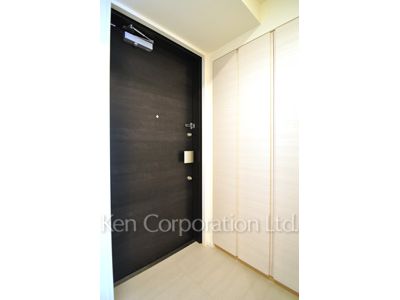 Entrance ※Photo of the same layout on 17 floor. Decoration and fixture may differ.
