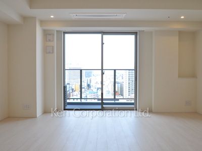 Living-Dining ※Photo of the same layout on 17 floor. Decoration and fixture may differ.