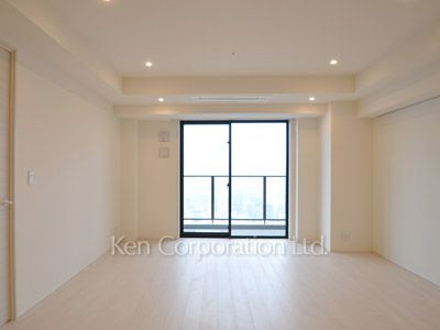 Living-Dining ※Photo of the same layout on 29 floor. Decoration and fixture may differ.