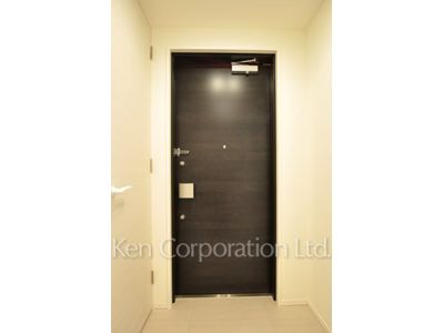 Entrance ※Photo of the same layout on 29 floor. Decoration and fixture may differ.