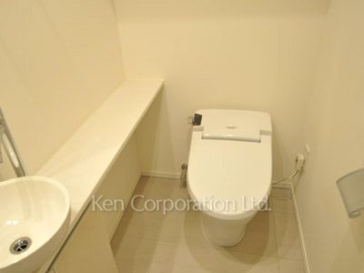 Lavatory ※Photo of the same layout on 29 floor. Decoration and fixture may differ.