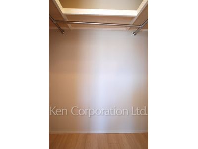 Walk-In Closet ※Photo of the same layout on 2 floor. Decoration and fixture may differ.