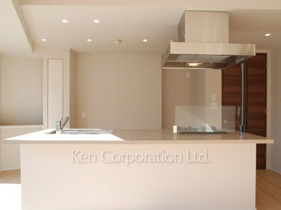 Kitchen ※Photo of the same layout on 2 floor. Decoration and fixture may differ.