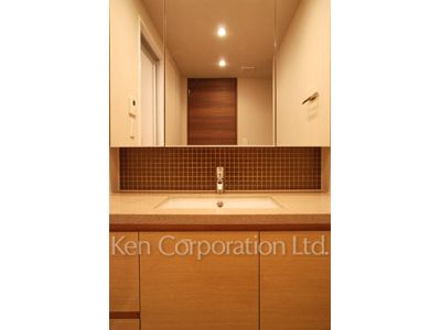 Powder Room ※Photo of the same layout on 2 floor. Decoration and fixture may differ.