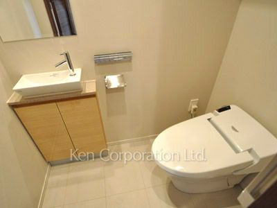 Lavatory ※Photo of the same layout on 18 floor. Decoration and fixture may differ.