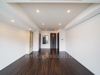 Living-Dining ※Photo of the same layout on 8 floor. Decoration and fixture may differ.