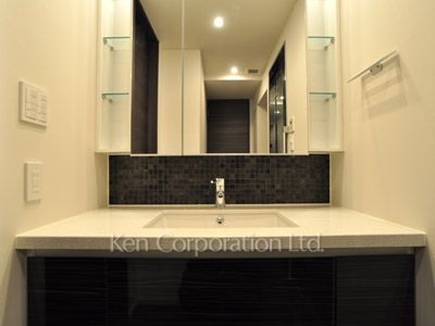 Powder Room ※Photo of the same layout on 24 floor. Decoration and fixture may differ.