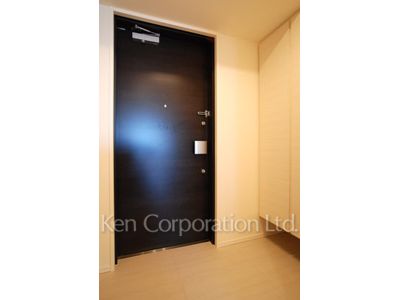 Entrance ※Photo of the same layout on 17 floor. Decoration and fixture may differ.