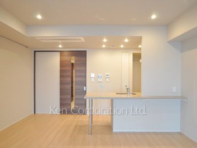 Living-Dining ※Photo of the same layout on 18 floor. Decoration and fixture may differ.