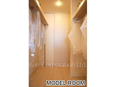 Closet ※Photo of the same layout on 17 floor. Decoration and fixture may differ.
